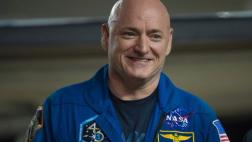 El astronauta que pasó 1 año en el espacio creció 5 centímetros