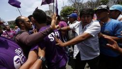 Enfrentamiento en Plaza San Martín por marcha de Julio Guzmán