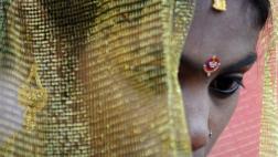 India: Joven se arroja por la ventana para huir de violadores
