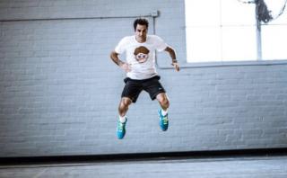 Federer compartió fotos de entrenamiento con camiseta de emoji