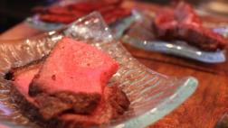 Consumo de carne roja aceleraría la menstruación en las niñas