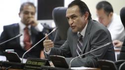 Héctor Becerril se disculpa por crítica a detractores de Keiko