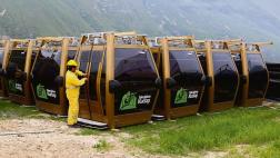 Inician instalación de 26 telecabinas del teleférico de Kuélap