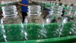 Científicos crean plástico usando CO2 y plantas