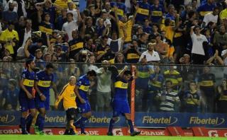 Carlos Tevez le dio la victoria a Boca y la Bombonera 'explotó'