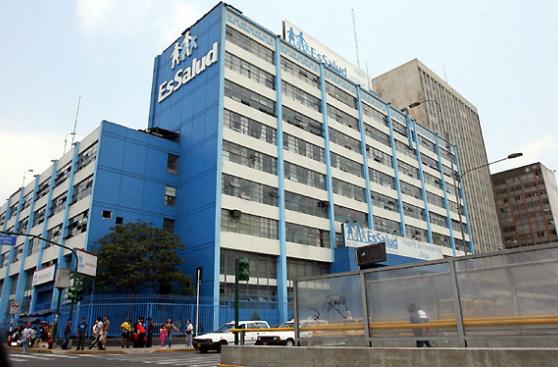 Pleno aprobó que trabajadores CAS de Essalud pasen a planilla