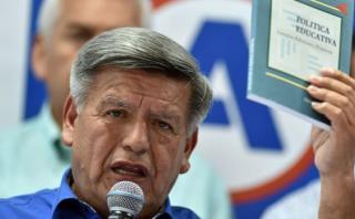 Indecopi abre proceso sancionador a César Acuña por plagio