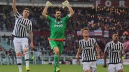 Buffon agradeció a cada uno de sus compañeros por su récord