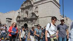 Mincetur: Más de 300 mil turistas llegaron al Perú en enero