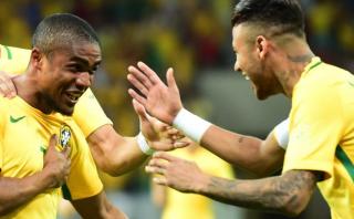 Brasil vs. Uruguay: el gol de Douglas Costa a los 40 segundos