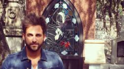 Rodrigo González visitó tumba de Roberto Gómez Bolaños