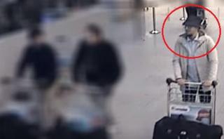 Bruselas: Difunden video del terrorista del sombrero, aún libre