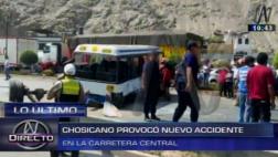 ‘Chosicano’ chocó contra poste, lo derribó y dejó 7 heridos