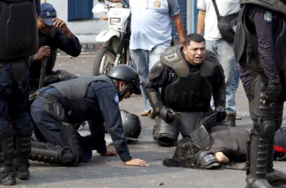 Venezuela: Dos policías mueren atropellados en una protesta
