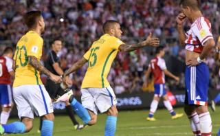Brasil anotó a los 92' y empató 2-2 con Paraguay en Asunción