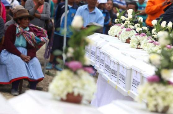 Emotivo fue el recibimiento a 40 campesinos asesinados por SL