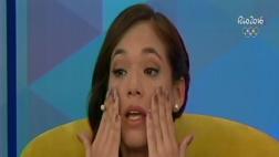 Jazmín Pinedo y compañeros lloran tras renuncia de Sandra Arana