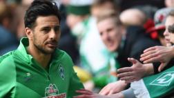 Claudio Pizarro tiene "desgarro en zona de abdomen y costillas"