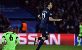 Zlatan Ibrahimovic empató tras grosero error en salida del City