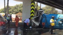 Panamericana Sur: camión cisterna se vuelca y causa congestión