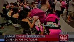 Largas colas en el JNE en primer día de dispensas por no votar