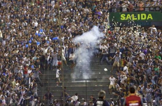 Alianza Lima: esta es la sanción por bombardas en el clásico