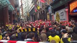 Hinchas de Liverpool y Dortmund se unieron para entonar canción