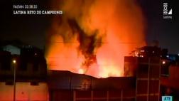 Dos incendios dejan en escombros almacén y fábrica de plásticos