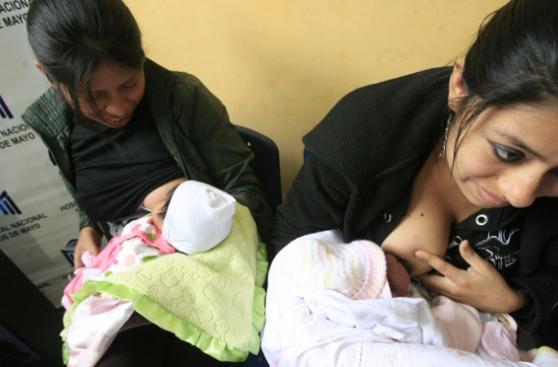 La leche materna humana es única entre los mamíferos