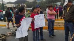 Puente Piedra: bloquean carretera para exigir puente peatonal