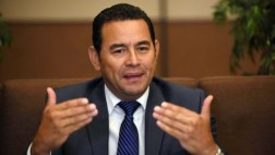 Presidente de Guatemala ofrece mano de obra barata a Trump