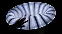 Pull Over, la lámpara reversible que cambia de forma