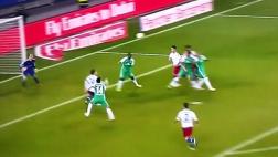 Claudio Pizarro y el cabezazo desviado que todo Bremen lamenta