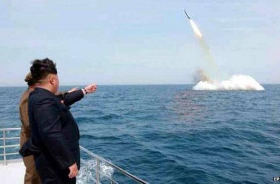 Corea del Norte lanzó misil balístico desde submarino a Seúl