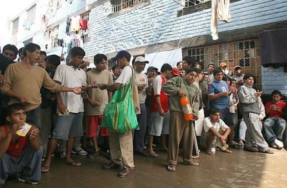 "Población penitenciaria crece un 10% al año en el Perú"