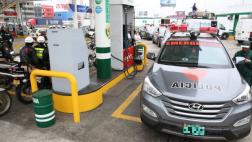 Detienen a tres policías por presunto robo de combustible