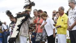 Bachelet firma proyecto que regula residencia en Isla de Pascua