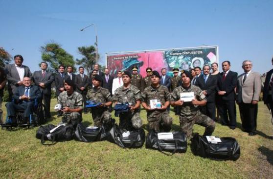 Jóvenes del servicio militar voluntario podrán estudiar becados