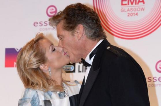 David Hasselhoff se compromete con mujer 27 años menor que él