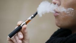 EE.UU. prohíbe la venta de cigarrillos electrónicos a menores