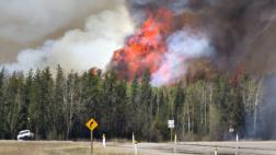 Canadá: Controlar voraz incendio llevará varias semanas