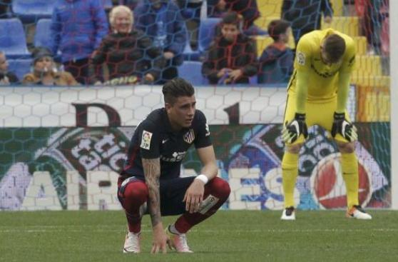 Atlético cayó 2-1 ante Levante y se despidió del título