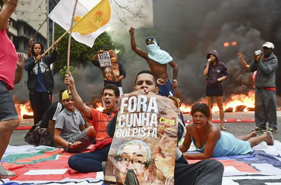 Brasil:Toman carreteras en protesta contra impeachment a Dilma 