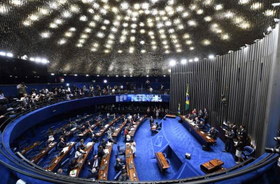 Tenso debate sobre suspensión de Dilma en el Senado de Brasil
