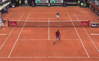 Federer y una jugada maestra ante rival 15 años menor que él