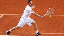 Totti deleitó jugando tenis con esta salvada a lo 'top ten'