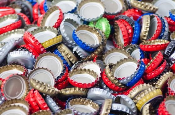 5 manualidades geniales que puedes hacer con chapas de botellas