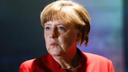 Alemania: Dejan una cabeza de cerdo con injurias contra Merkel