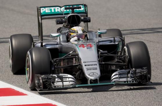 Fórmula 1: Lewis Hamilton partirá primero en España