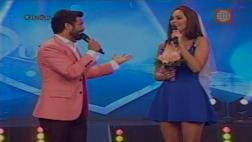 Karen Schwarz con velo de novia antes de casarse con Ezio Oliva